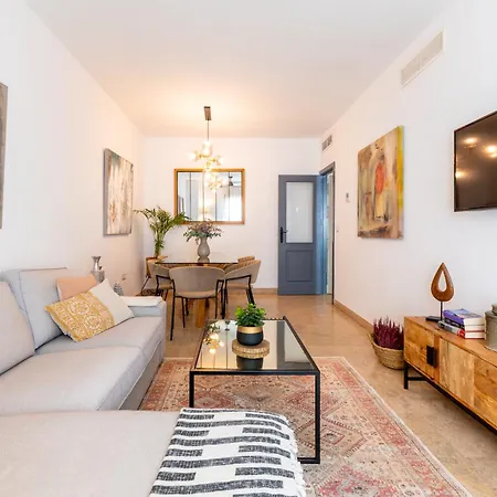 3 Y 2 Banos Junto Al Rio * セビリア