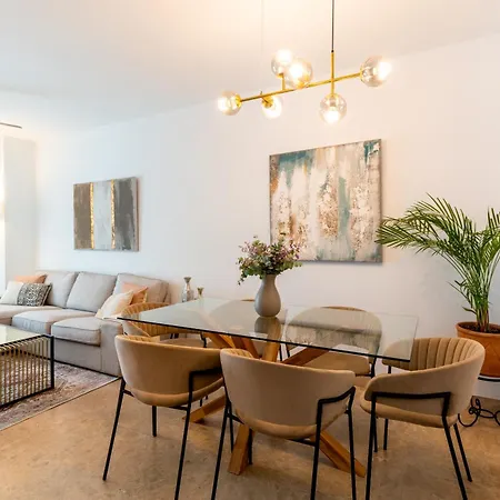 3 Y 2 Banos Junto Al Rio セビリア